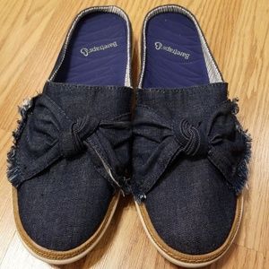NWOT Baretraps Denim mule flats size 6M